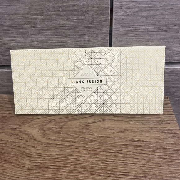 ZOEVA Blanc Fusion Eyeshadow Palette - Picture 4 of 7